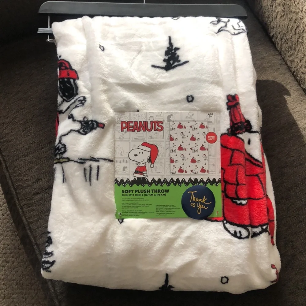 Peanuts Snoopy Puffer Jacket Holiday Plush Blanket